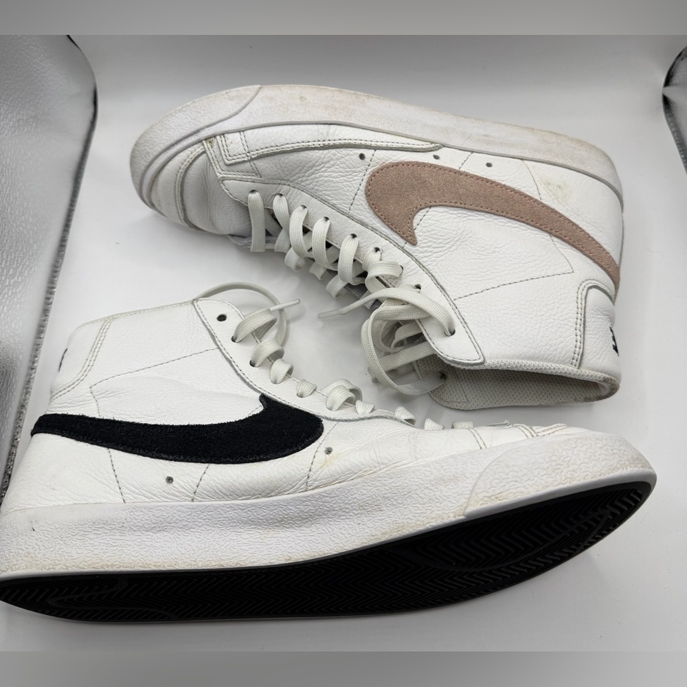 Nike Blazer Mid ’77 Vintage White Leather Suede Swoosh Sneakers size 8.5